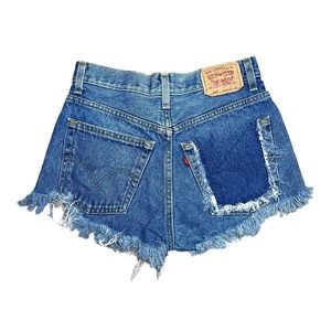 Vintage 569 Levi’s Distressed Medium Wash Denim Shorts